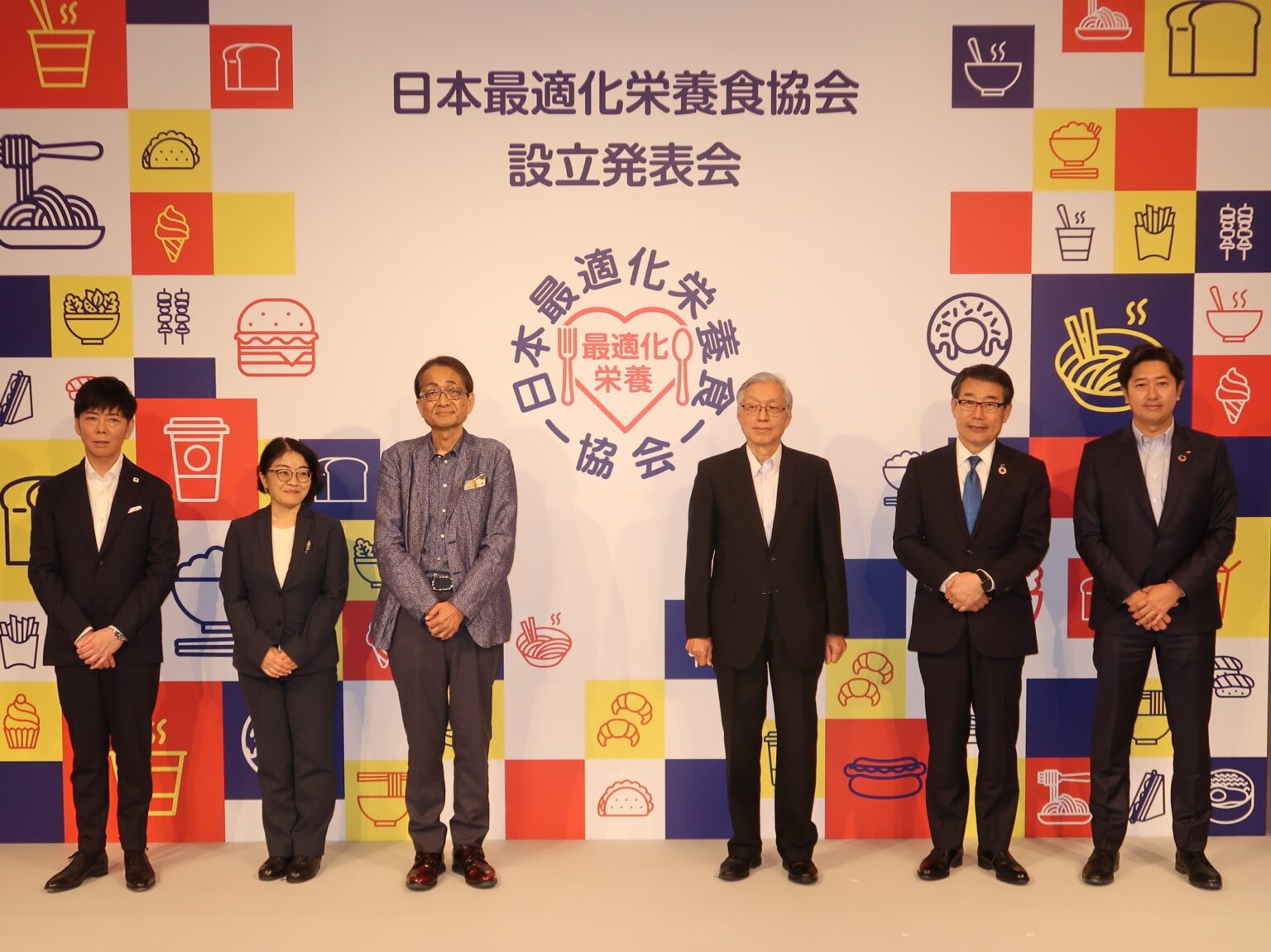 日清食品、イオン、セブンがタッグ/日本最適化栄養食協会 - フードウイークリーWEB|週刊食品