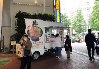 ＪＲ阿佐ヶ谷駅前でキッチンカー／ハウス食品Ｇ