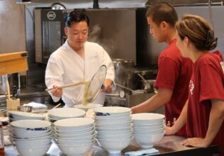 人気ラーメン店「飯田商店」も大絶賛／大塚食品