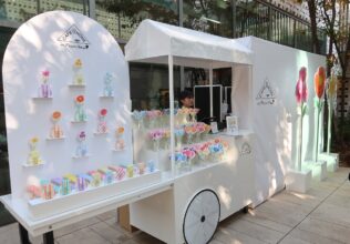 花のように気分で選ぶコーヒーショップ／UCCグループ