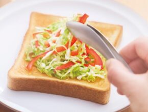 忙しい朝こそ「パン＋サラダ＋マヨネーズ」／キユーピー