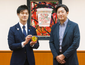鈴木農水相が東京本社を訪問／日清食品